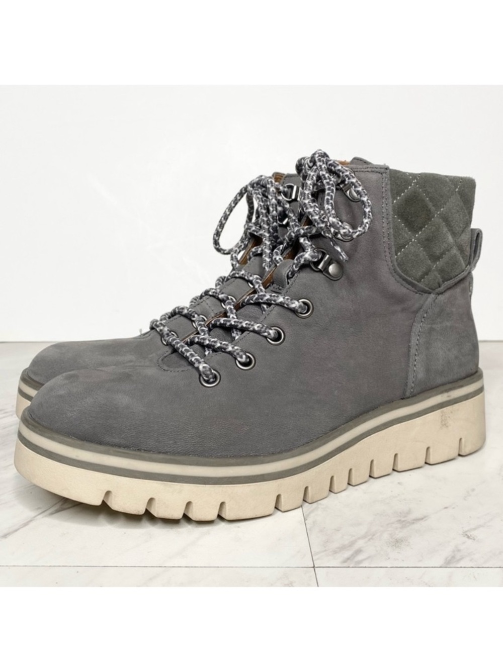 Caslon Hanley Water Resistant Gray Lace Up Bootie 6M
